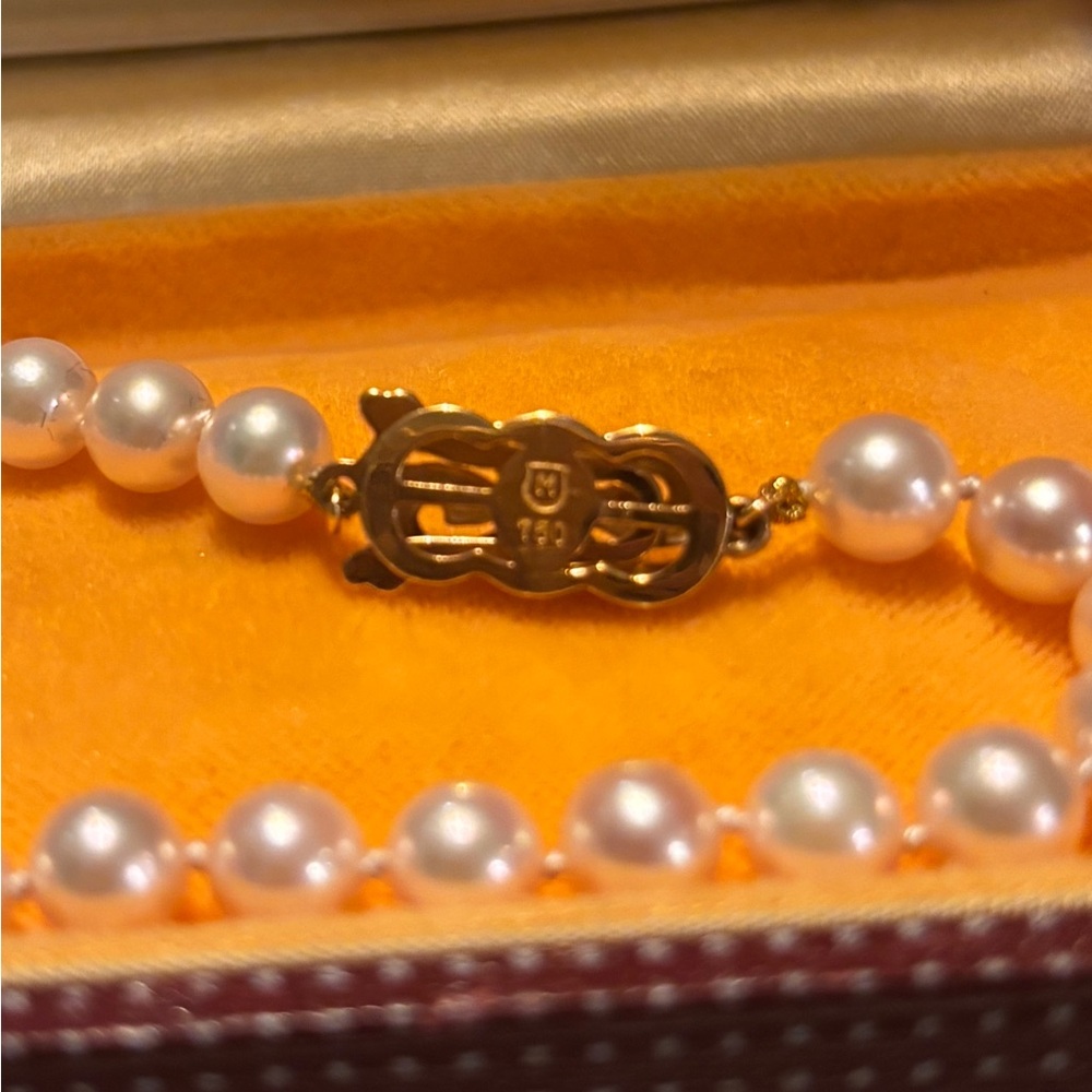 Mikimoto Akoya Pearl Bracelet with 18kt Clasp with Pearl - Picture 2 of 2